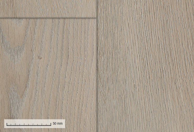 Tulum 1976-003 — the four-sided micro-bevel at original resolution, with a millimetre rule